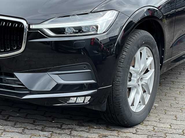 Volvo  Momentum Pro AWD B4 Diesel EU6d Allrad StandHZG Navi Leder digitales Cockpit