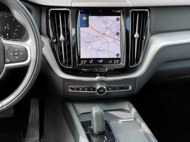 Volvo  Momentum Pro AWD B4 Diesel EU6d Allrad Navi Leder digitales Cockpit Soundsystem