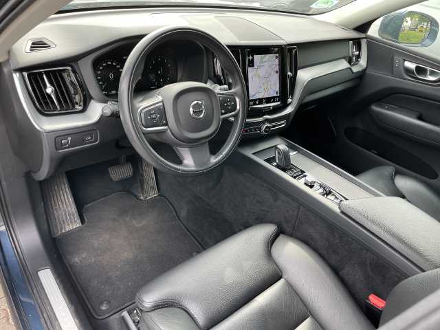 Volvo  Momentum Pro 2WD B4 Benzin EU6d Navi Leder digitales Cockpit Memory Sitze Sounds