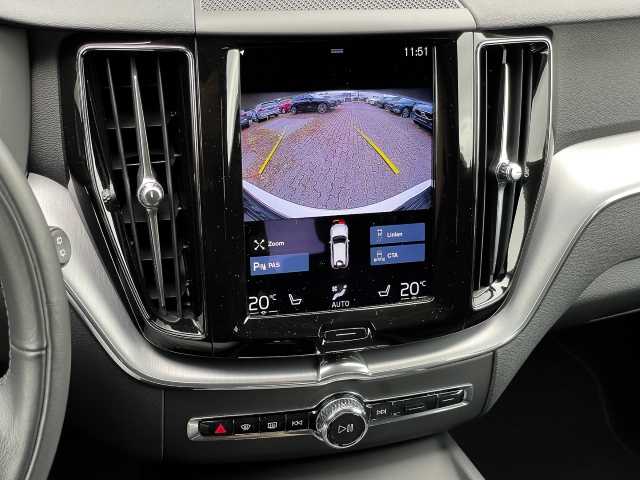 Volvo  Momentum Pro AWD B4 Diesel EU6d Allrad Navi Leder digitales Cockpit Soundsystem