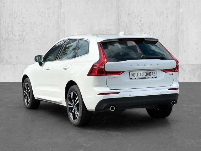 Volvo  Momentum Pro AWD B4 Diesel EU6d Allrad StandHZG Navi digitales Cockpit Soundsyst