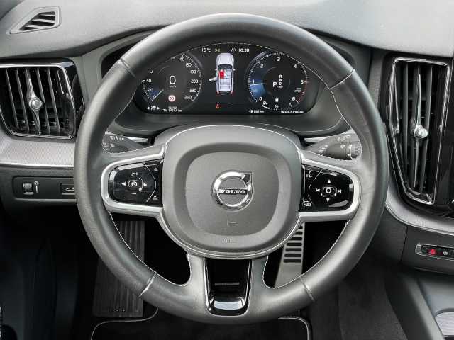 Volvo  R Design AWD B4 Diesel EU6d Allrad StandHZG Navi digitales Cockpit Memory Sitze