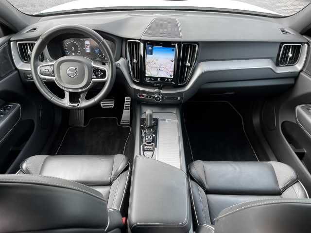 Volvo  R Design AWD B4 Diesel EU6d Allrad StandHZG Navi digitales Cockpit Memory Sitze