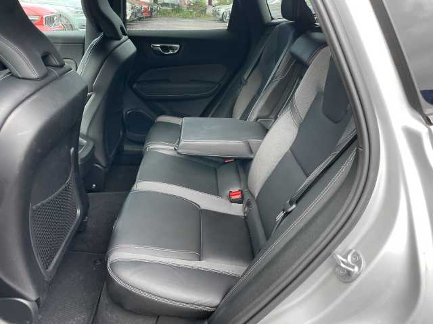 Volvo  Plus Dark 2WD B4 Benzin EU6d StandHZG Leder digitales Cockpit Memory Sitze