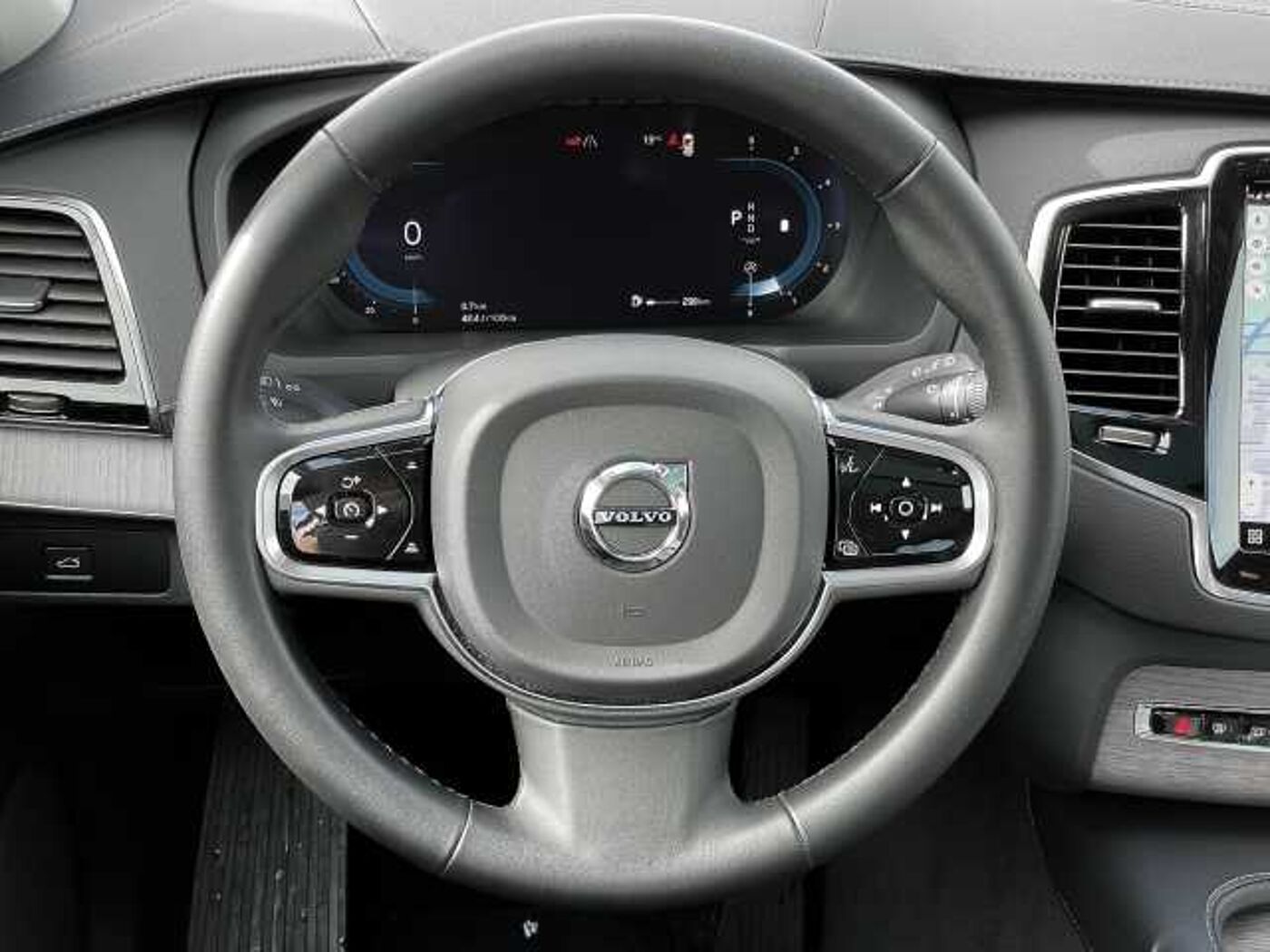 Volvo  Plus Bright AWD B5 Diesel EU6d 7-Sitzer Allrad StandHZG AHK digitales Cockpit Me