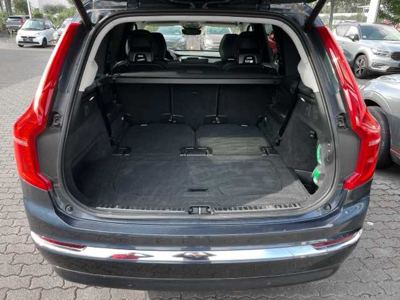 Volvo  EU6d B5 Diesel AWD Plus Bright 7-Sitzer Nappa Four-C Pano LED Allrad AD El. Pano