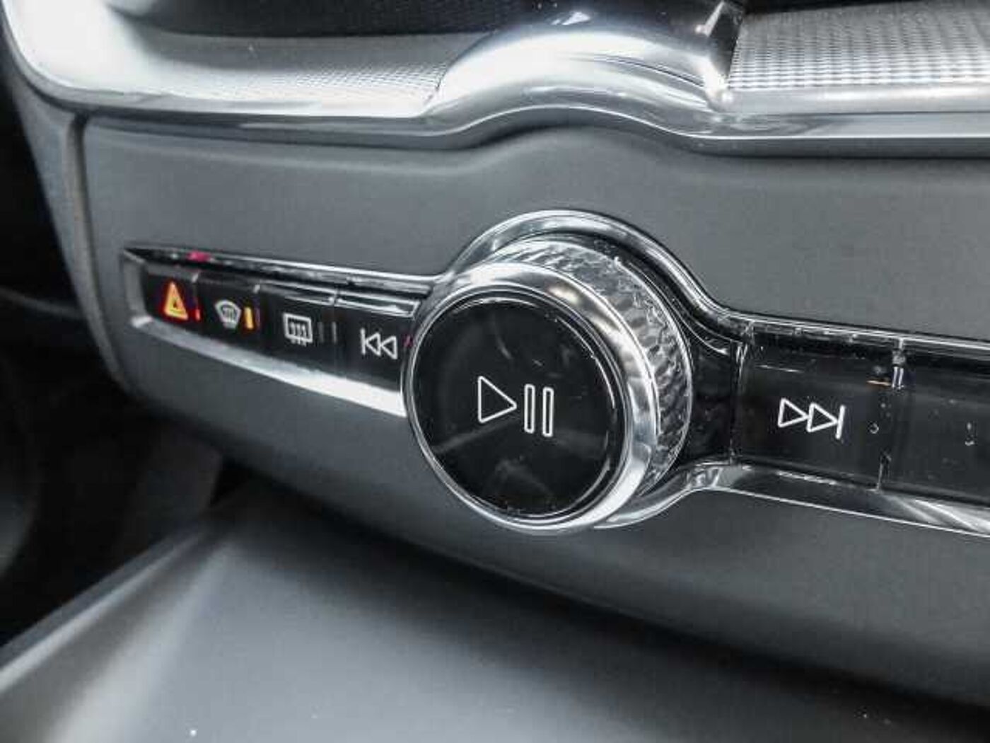 Volvo  R Design 2WD D4 EU6d-T HUD Navi digitales Cockpit Memory Sitze Soundsystem Harma