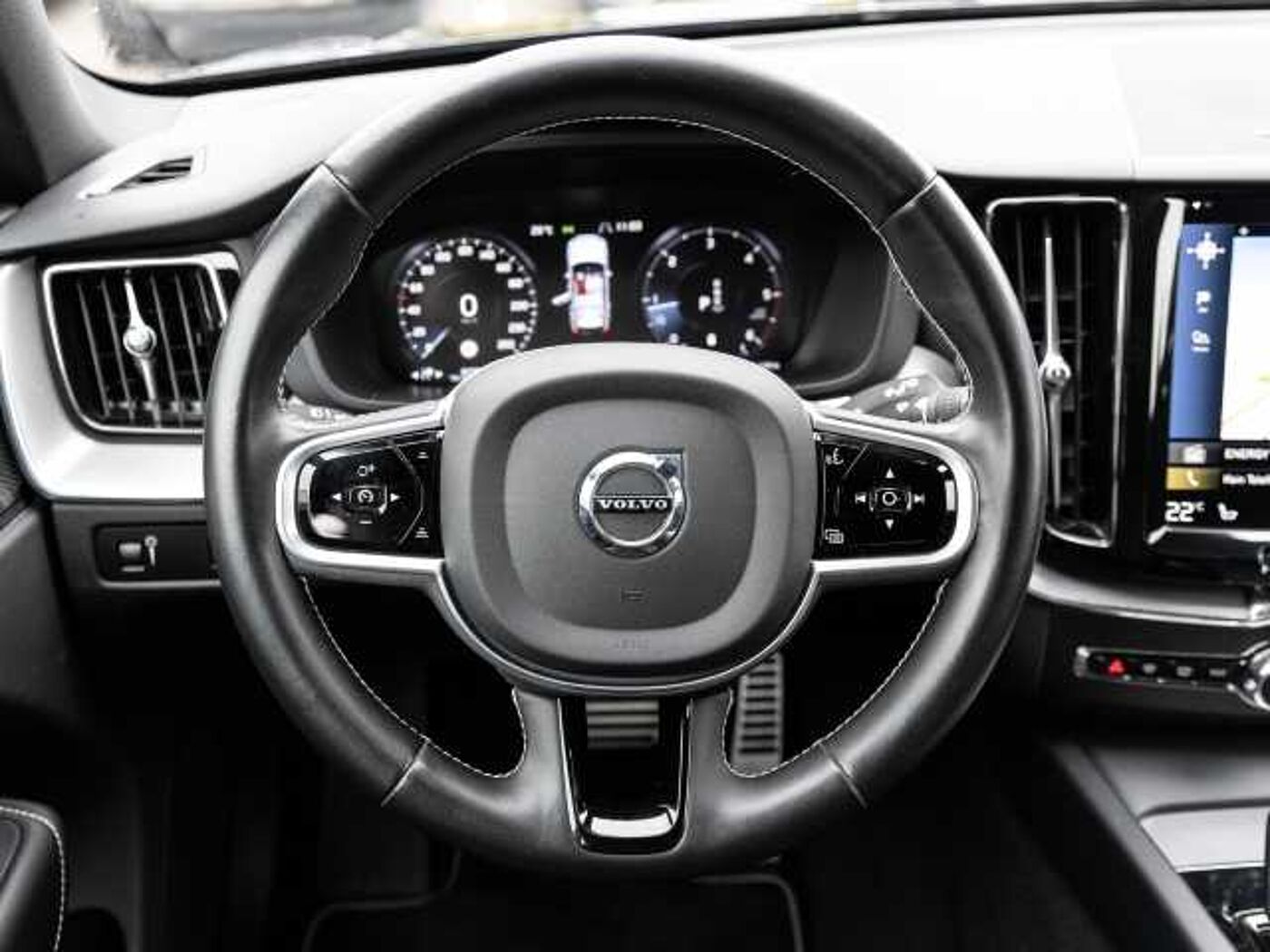 Volvo  R Design AWD B4 Diesel EU6d Allrad StandHZG Navi digitales Cockpit Memory Sitze