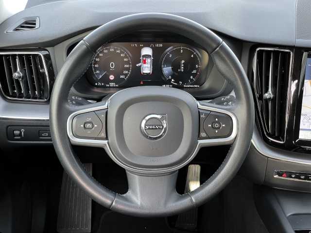 Volvo  Momentum Pro 2WD D4 EU6d-T Navi Leder digitales Cockpit Memory Sitze Soundsystem