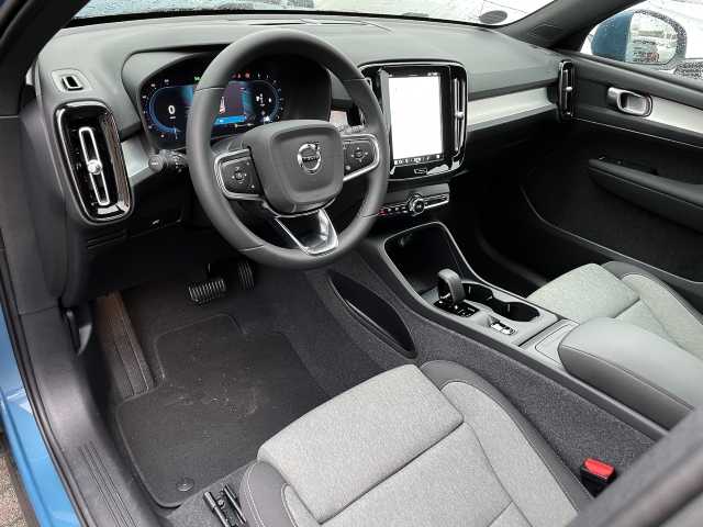 Volvo  Core 2WD B3 EU6d AHK digitales Cockpit Soundsystem Sperrdiff. ACC El. Heckklappe