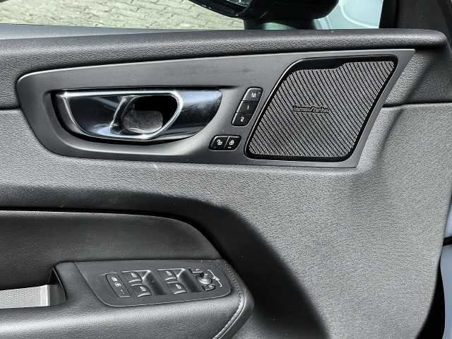 Volvo  Plus Dark Recharge Plug-In Hybrid AWD T8 Twin Engine EU6d AD StandHZG AHK digita