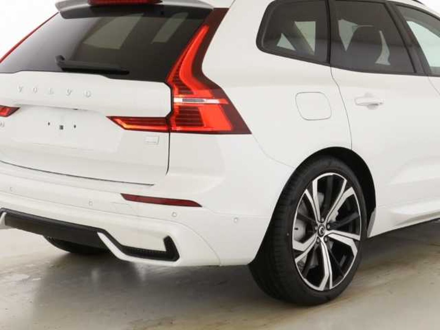 Volvo  Plus Dark Recharge Plug-In Hybrid AWD T8 Twin Engine EU6d AD StandHZG AHK digita