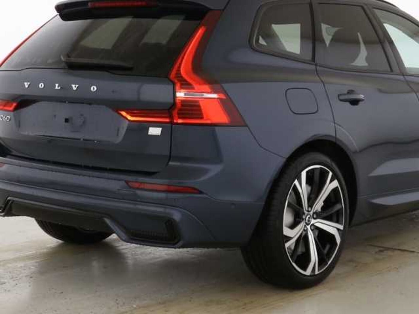 Volvo  Plus Dark Recharge Plug-In Hybrid AWD T6 Twin Engine EU6d AD StandHZG AHK digita