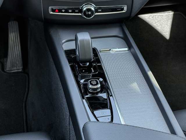 Volvo  R Design Recharge Plug-In Hybrid AWD T6 Twin Engine EU6d StandHZG Leder digitale