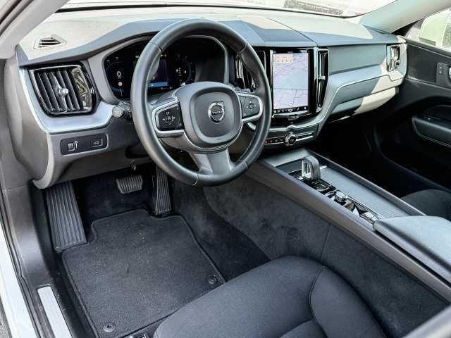 Volvo  Momentum Pro 2WD B4 Diesel EU6d AHK digitales Cockpit Soundsystem LED Kurvenlich