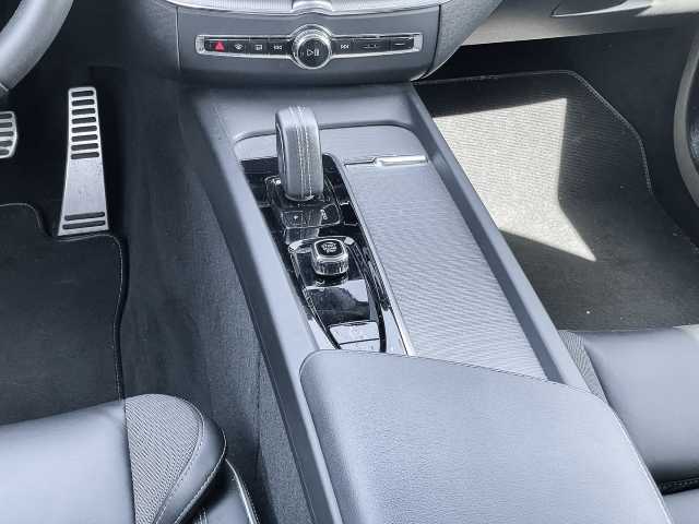 Volvo  R Design Recharge Plug-In Hybrid AWD T8 Twin Engine EU6d AHK Leder digitales Coc