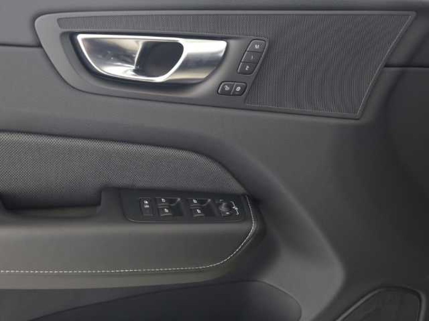 Volvo  Plus Black Edition AWD B5 Benzin EU6d Leder digitales Cockpit Memory Sitze Sound