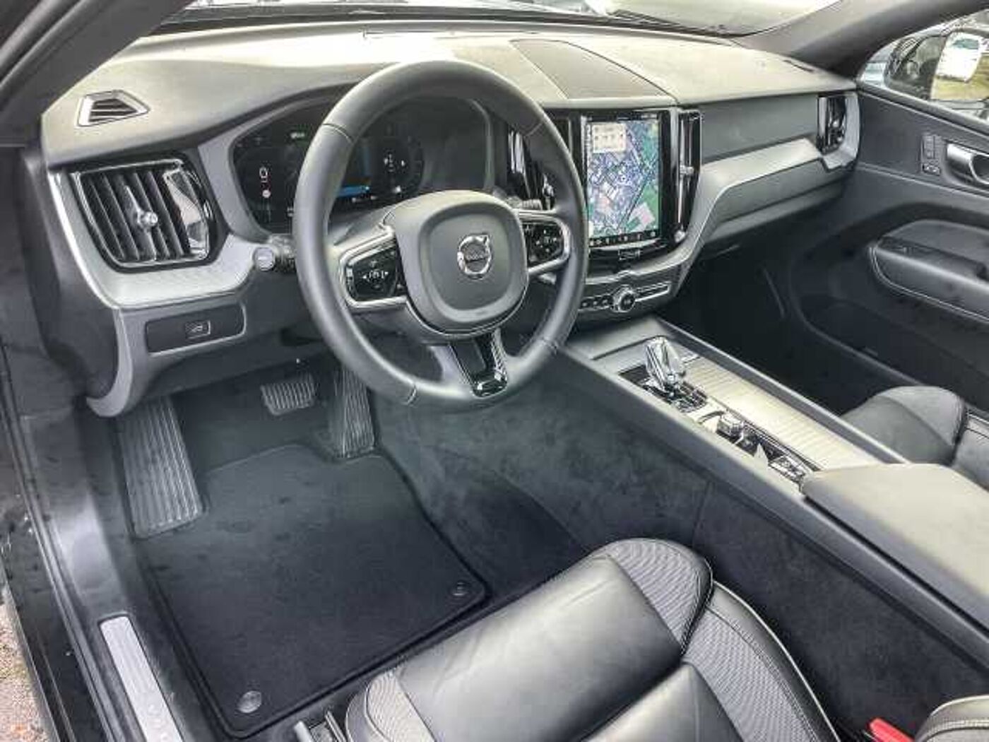 Volvo  Plus Black Edition AWD B5 Benzin EU6d Leder digitales Cockpit Memory Sitze Sound