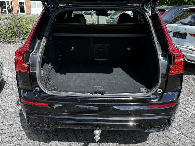 Volvo  Plus Black Edition AWD B5 Benzin EU6d AHK digitales Cockpit Memory Sitze Soundsy