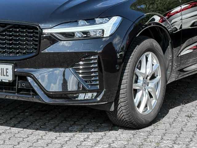 Volvo  Plus Black Edition AWD B5 Benzin EU6d AHK digitales Cockpit Memory Sitze Soundsy