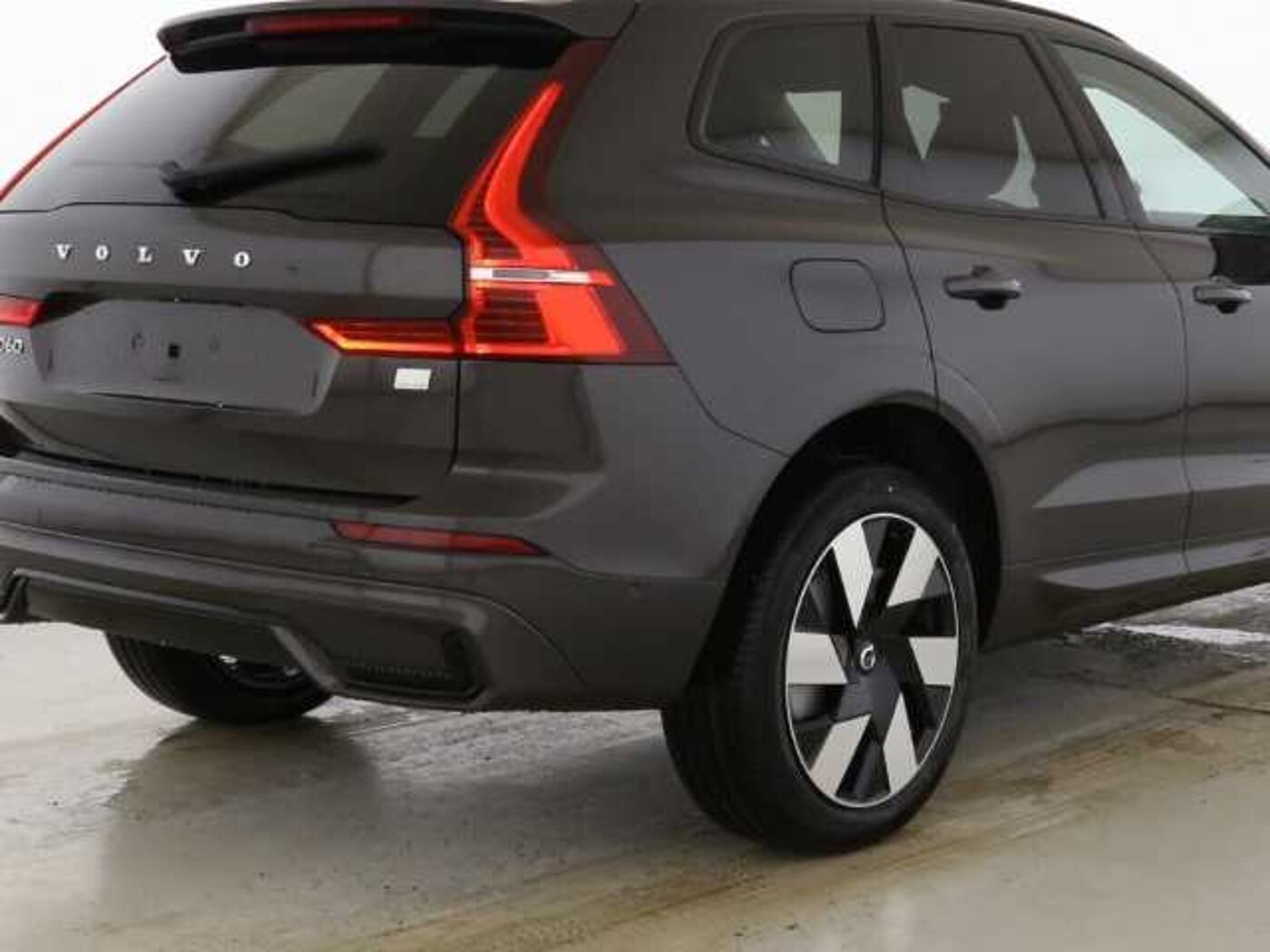 Volvo  Ultra Dark Recharge Plug-In Hybrid AWD T8 Twin Engine EU6d HUD StandHZG digitale