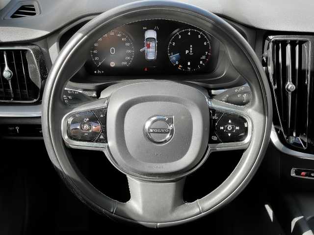 Volvo  Kombi Momentum Pro B4 Benzin EU6d Navi Leder digitales Cockpit Memory Sitze Soun