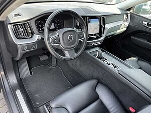 Volvo  Momentum Pro AWD B4 Diesel EU6d Allrad Navi Leder digitales Cockpit Soundsystem