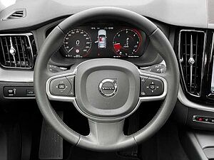 Volvo  Momentum Pro 2WD D4 EU6d-T Navi Leder digitales Cockpit Memory Sitze Soundsystem