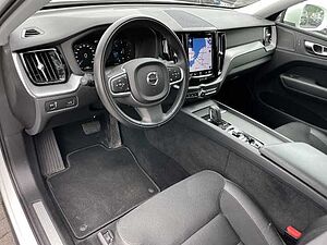 Volvo  Momentum Pro AWD B4 Diesel EU6d Allrad StandHZG Navi digitales Cockpit Soundsyst