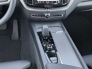 Volvo  Core 2WD B4 Benzin EU6d StandHZG AHK digitales Cockpit Memory Sitze Soundsystem