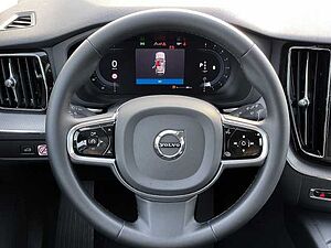 Volvo  Plus Dark 2WD B4 Benzin EU6d digitales Cockpit Memory Sitze Soundsystem LED