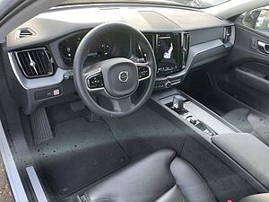 Volvo  Plus Dark 2WD B4 Benzin EU6d digitales Cockpit Memory Sitze Soundsystem LED