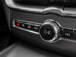 Volvo  Core 2WD B4 Benzin EU6d digitales Cockpit Memory Sitze Soundsystem LED Scheinwer