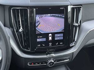 Volvo  Momentum Pro AWD B4 Diesel EU6d Allrad StandHZG Navi digitales Cockpit Soundsyst