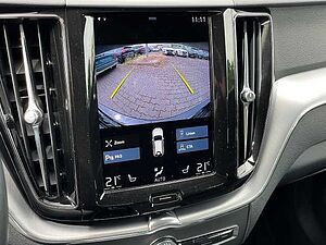 Volvo  Momentum Pro AWD B4 Diesel EU6d Allrad StandHZG Navi Leder digitales Cockpit