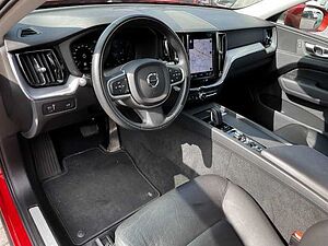 Volvo  Momentum Pro AWD B4 Diesel EU6d Allrad Navi Leder digitales Cockpit Soundsystem