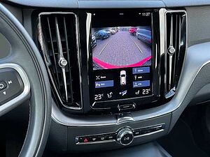 Volvo  Momentum Pro AWD B4 Diesel EU6d Allrad Navi Leder digitales Cockpit Soundsystem