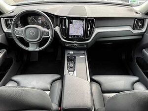 Volvo  Momentum Pro 2WD B4 Benzin EU6d Navi Leder digitales Cockpit Memory Sitze Sounds