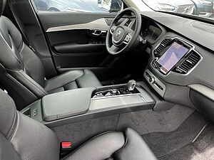 Volvo  Plus Bright AWD B5 Diesel EU6d 7-Sitzer Allrad StandHZG AHK digitales Cockpit Me