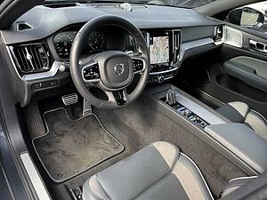 Volvo  R Design B4 Benzin EU6d HUD StandHZG Navi Leder digitales Cockpit Memory Sitze S