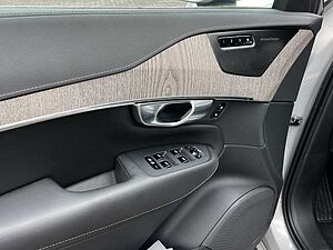 Volvo  Plus Bright AWD B5 Diesel EU6d 7-Sitzer Allrad AD StandHZG digitales Cockpit