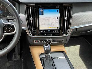 Volvo  Cross Country Pro AWD D4 EU6d-T Allrad StandHZG Navi Leder digitales Cockpit Mem