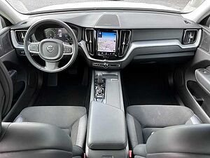 Volvo  Momentum Pro AWD B4 Diesel EU6d Allrad StandHZG Navi digitales Cockpit Soundsyst