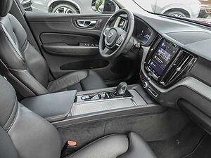 Volvo  Core 2WD B4 Benzin EU6d StandHZG AHK digitales Cockpit Memory Sitze Soundsystem