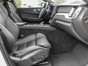 Volvo  Plus Dark 2WD B4 Diesel EU6d AHK Leder digitales Cockpit Memory Sitze Soundsyste