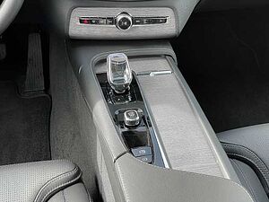 Volvo  Plus Bright AWD B5 Diesel EU6d 7-Sitzer Allrad StandHZG AHK digitales Cockpit Me