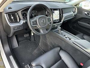 Volvo  Momentum Pro 2WD D4 EU6d-T Navi Leder digitales Cockpit Memory Sitze Soundsystem