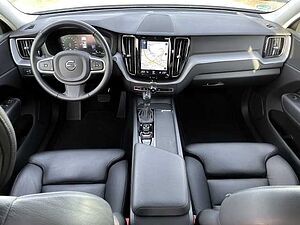 Volvo  Momentum Pro 2WD D4 EU6d-T Navi Leder digitales Cockpit Memory Sitze Soundsystem