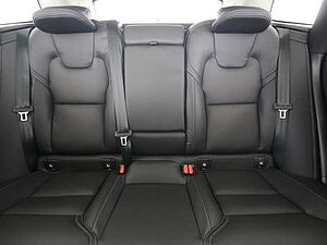 Volvo  Ultra Dark Recharge Plug-In Hybrid AWD T8 Twin Engine EU6d HUD AD StandHZG AHK