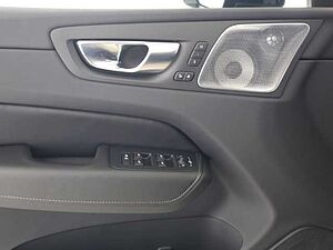 Volvo  Ultra Dark Recharge Plug-In Hybrid AWD T8 Twin Engine EU6d HUD AD StandHZG AHK